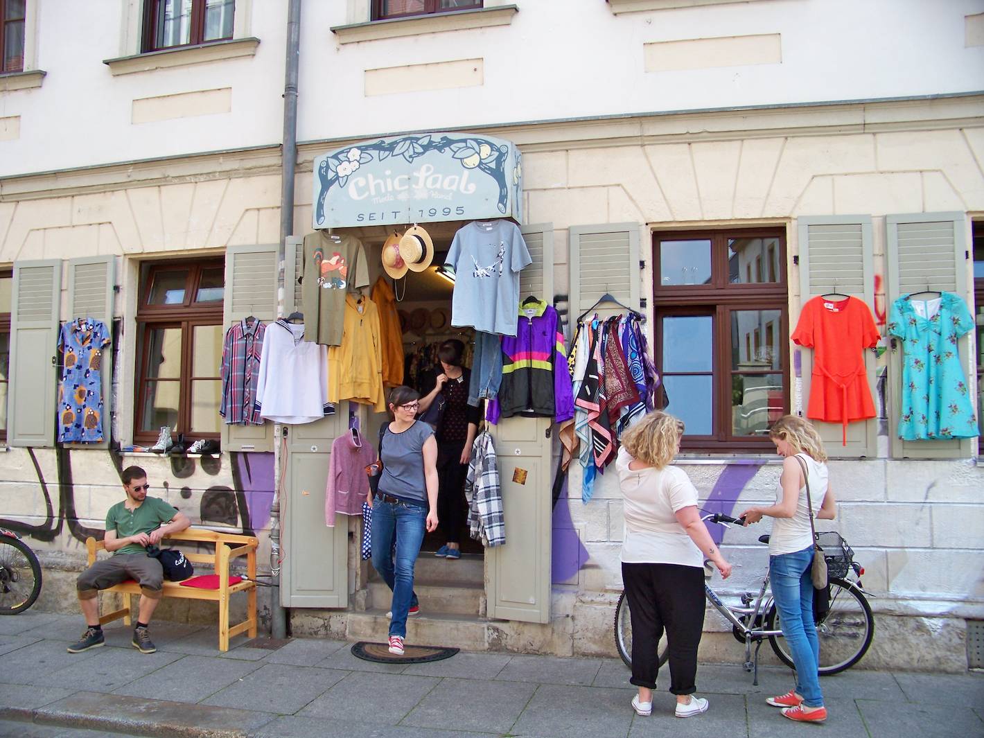Chicsaal, Secondhand-Laden
